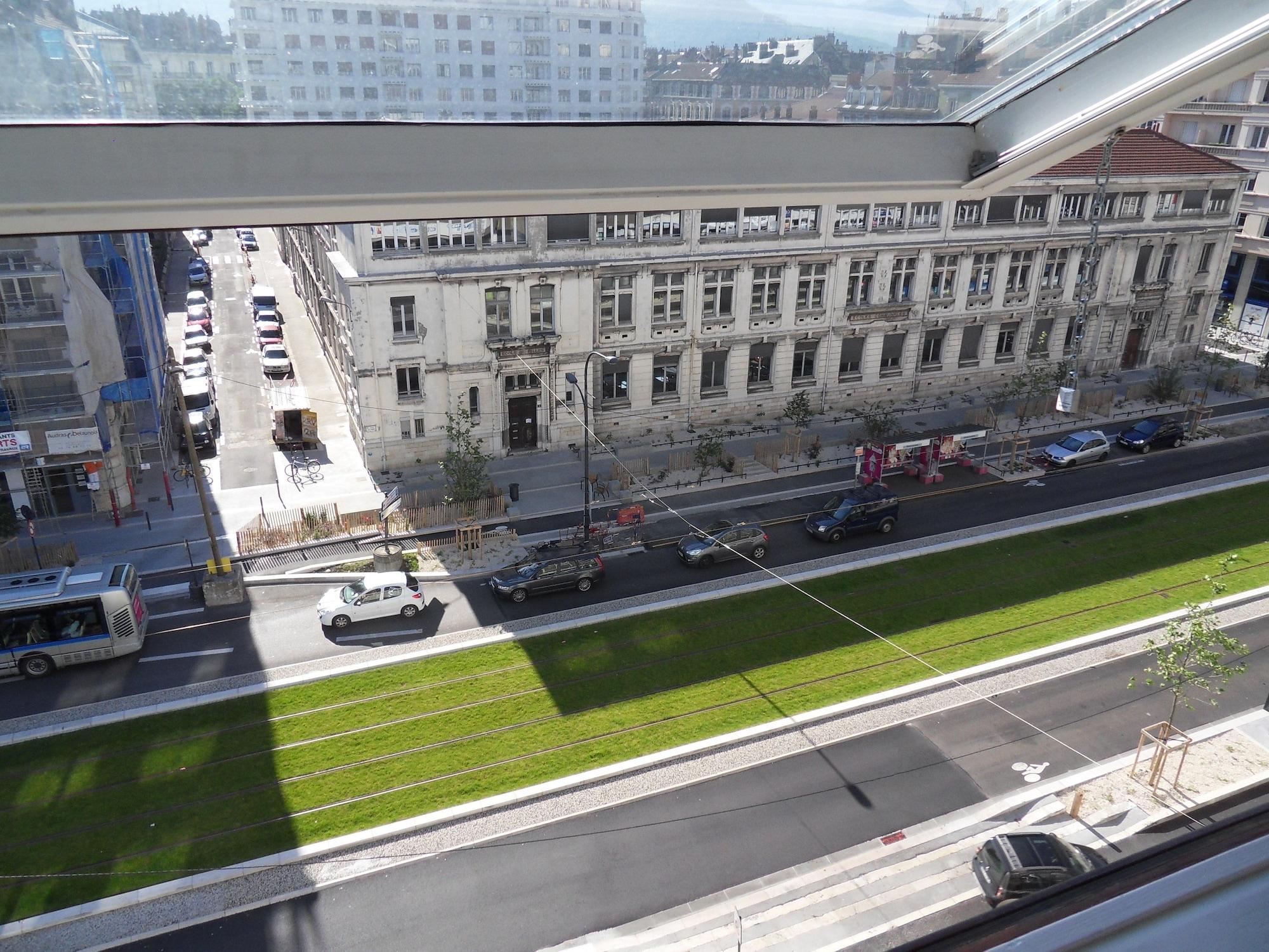 Ibis Styles Grenoble Centre Gare Exterior foto