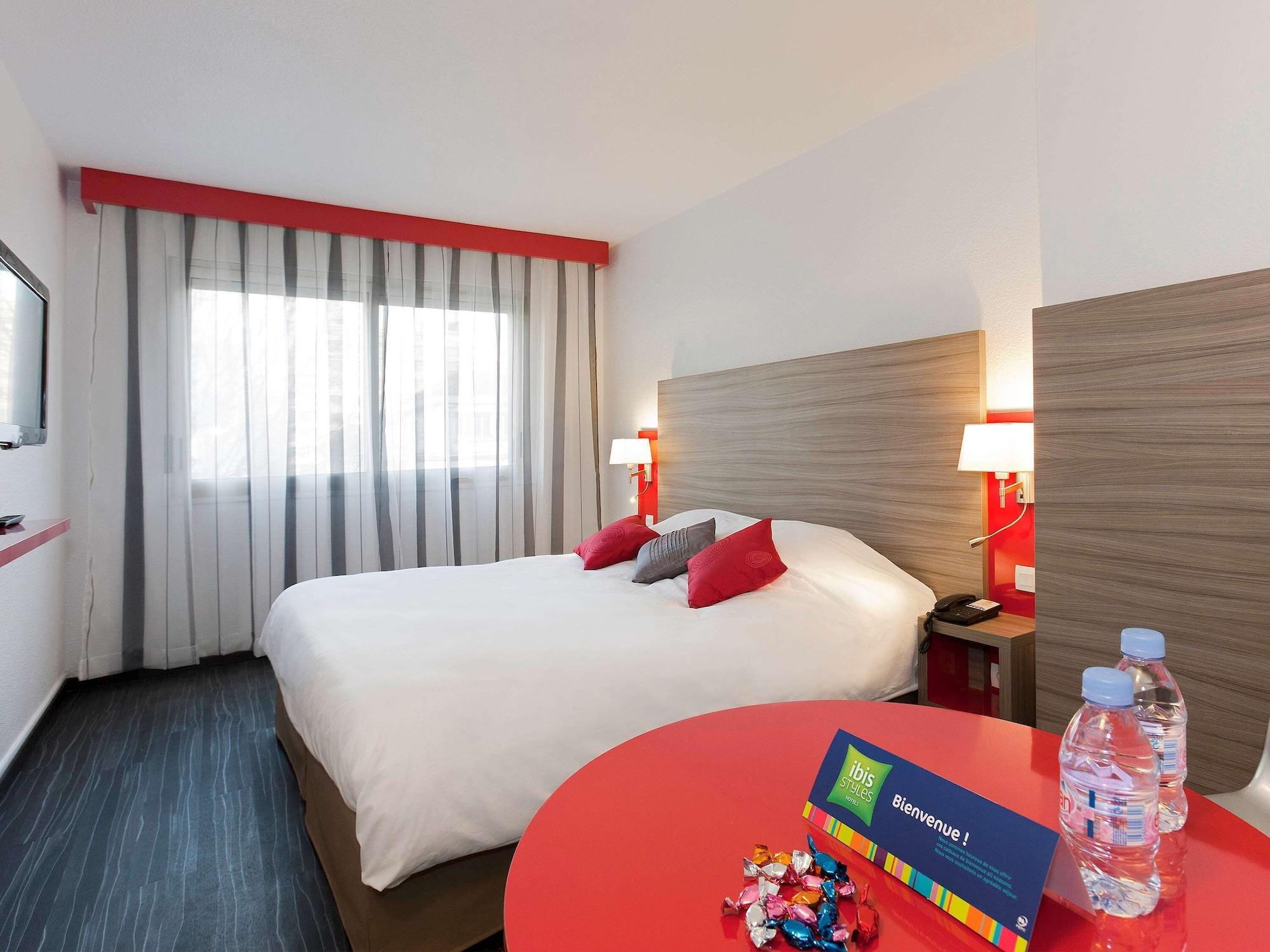 Ibis Styles Grenoble Centre Gare Exterior foto