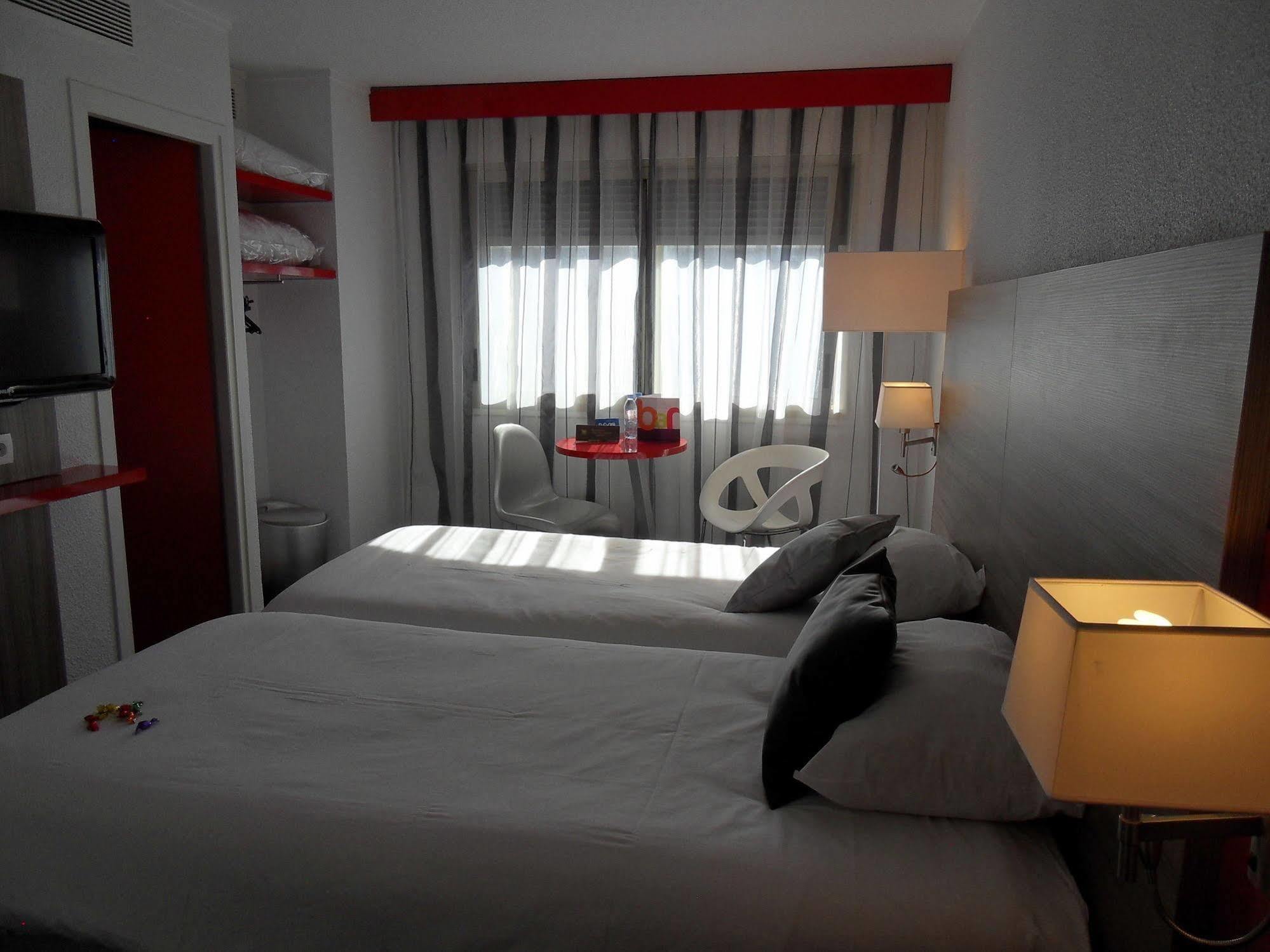 Ibis Styles Grenoble Centre Gare Exterior foto